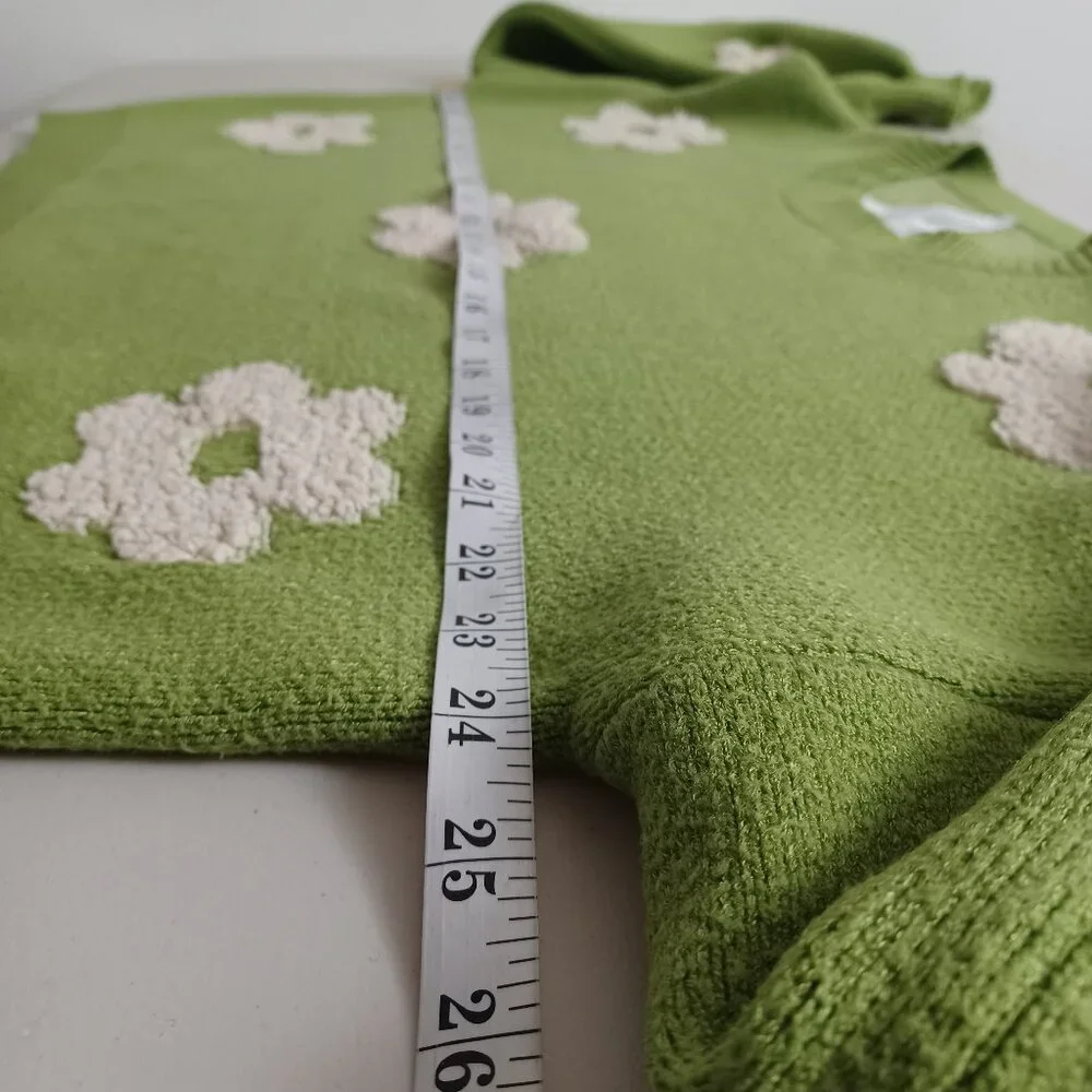 Dreamers Oversized Cropped Floral Sweater - Picture 10 of 16